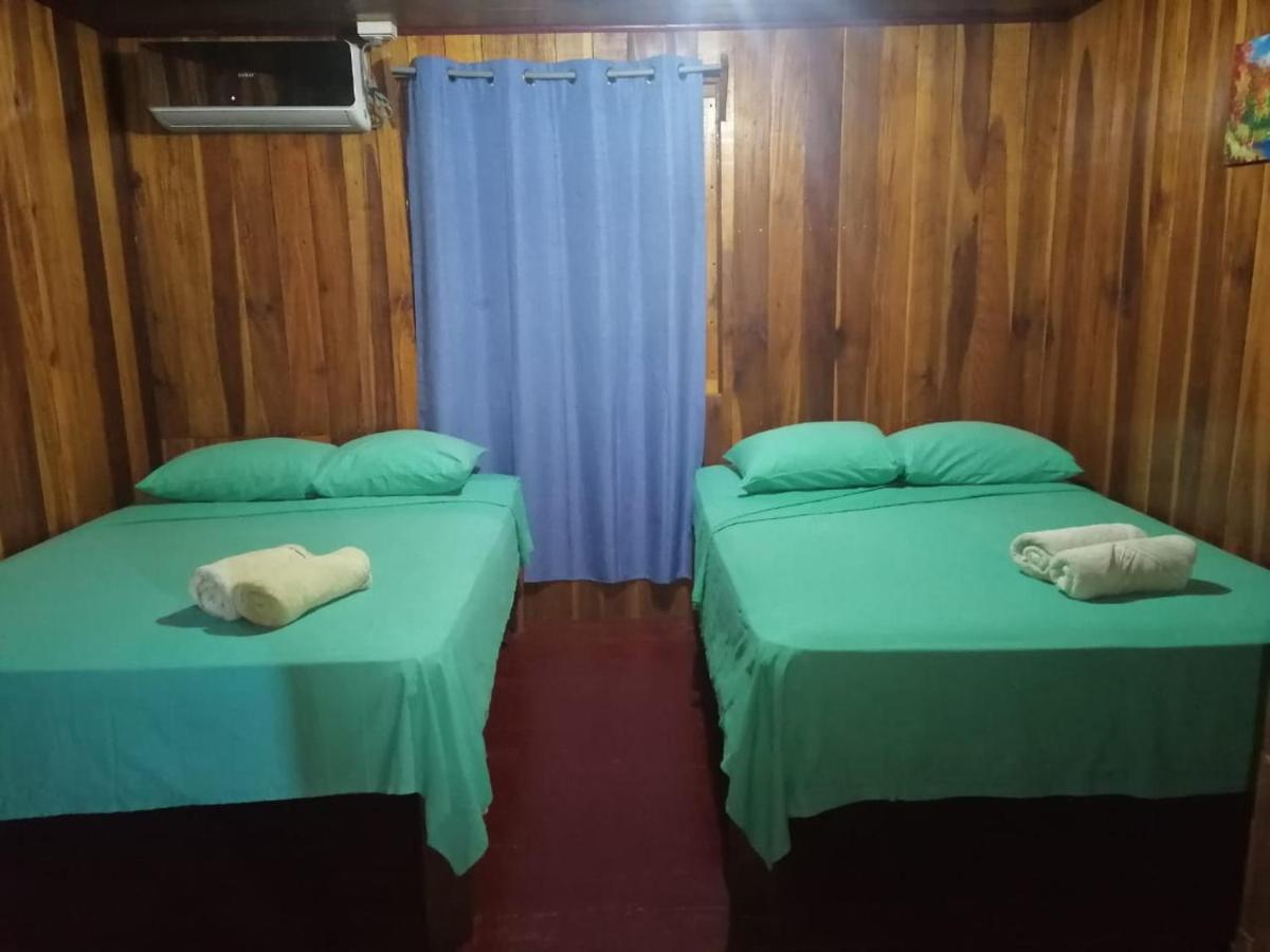 El Jaguar Hostel Bocas del Toro Exterior photo