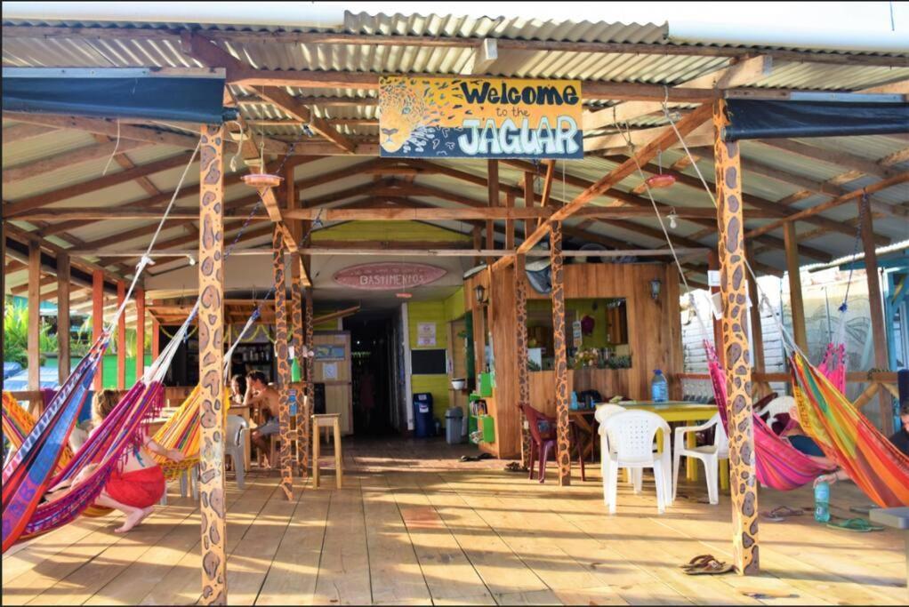 El Jaguar Hostel Bocas del Toro Exterior photo