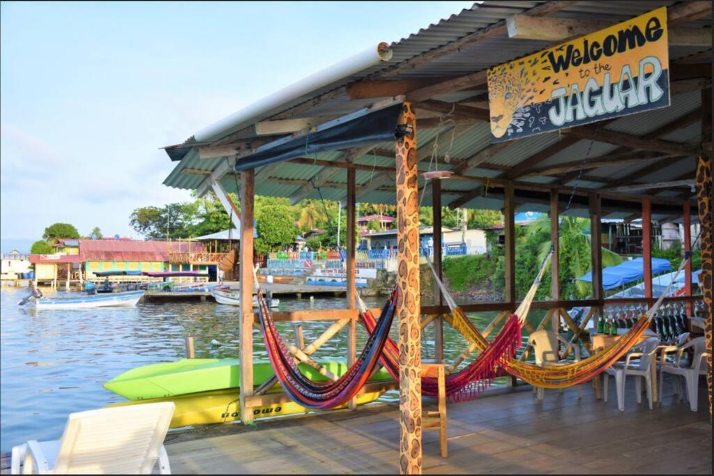 El Jaguar Hostel Bocas del Toro Exterior photo