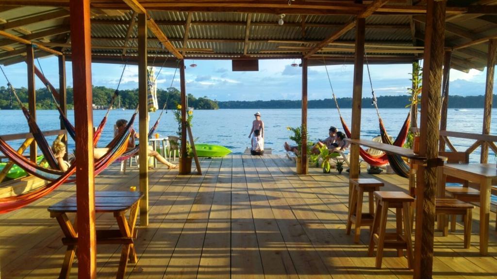 El Jaguar Hostel Bocas del Toro Exterior photo
