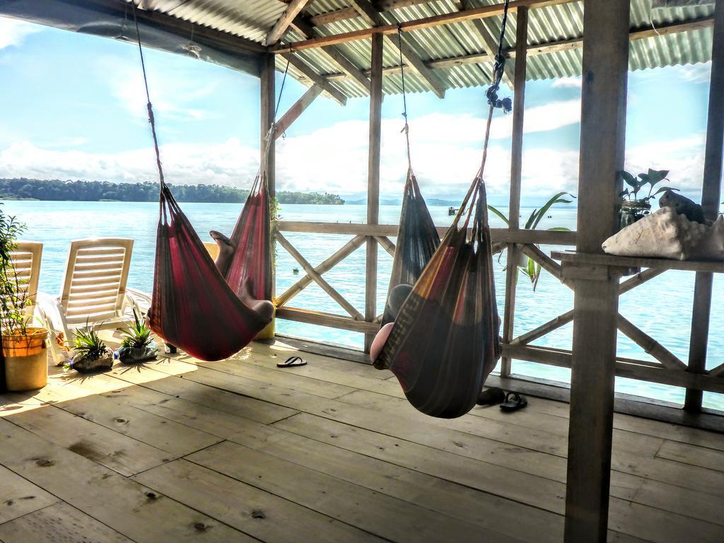 El Jaguar Hostel Bocas del Toro Exterior photo
